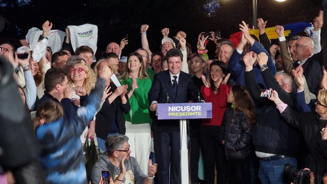Nicusor Dan Leads in Romanian Presidential Runoffs - Exit Polls