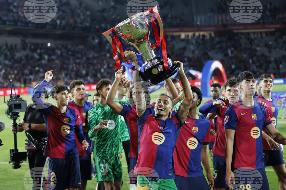 Старши треньорът на Барселона Флик: „Три титли не са краят, а началото“