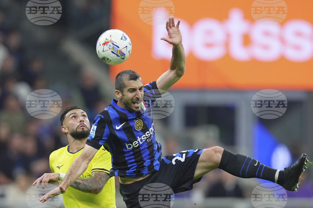 Интер иска да замени Мхитарян с играч на Барселона