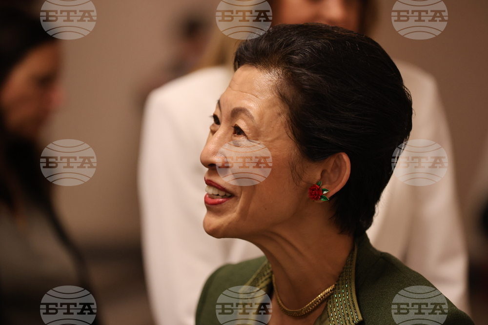 Япония - Румен Радев - принцеса Такамадо - Университет "Васеда" - изложба