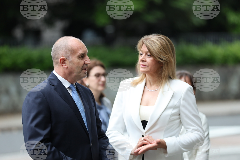 Япония - Румен Радев - принцеса Такамадо - Университет "Васеда" - изложба