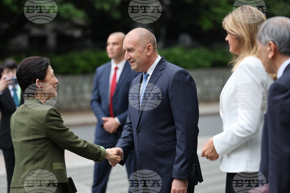 Япония - Румен Радев - принцеса Такамадо - Университет "Васеда" - изложба