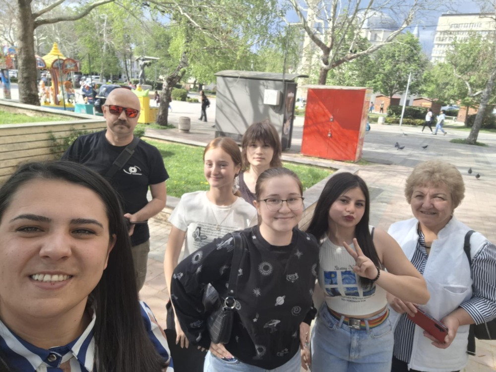 Жители на Разград представиха своите виждания по темата за насилието над деца пред млади репортери