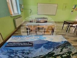 Село Вълчитрън - Обединено училище "Никола Йонков Вапцаров" - годишнина