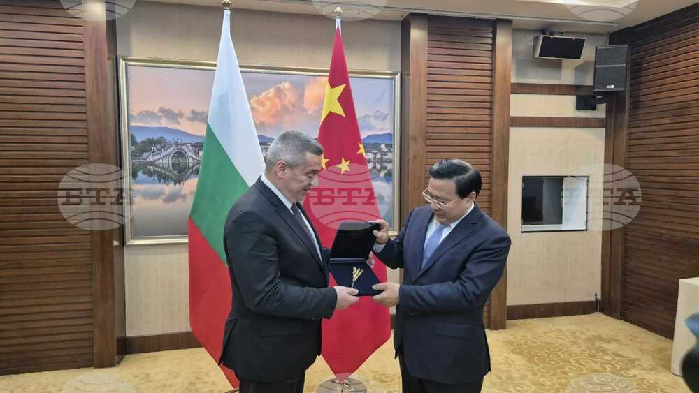 Minister of Agriculture and Food Meets with Chinese Counterpart in Beijing