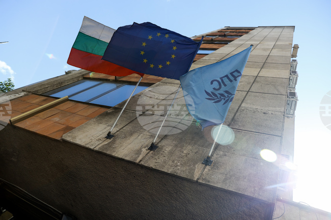 Запечатаха централата на ДПС – Централен съвет на бул. "Ал. Стамболийски" 