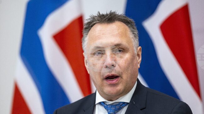 Ситуацията в НАТО е сложна, но трябва да се съсредоточим върху общия противник Русия, каза норвежкият министър на отбраната