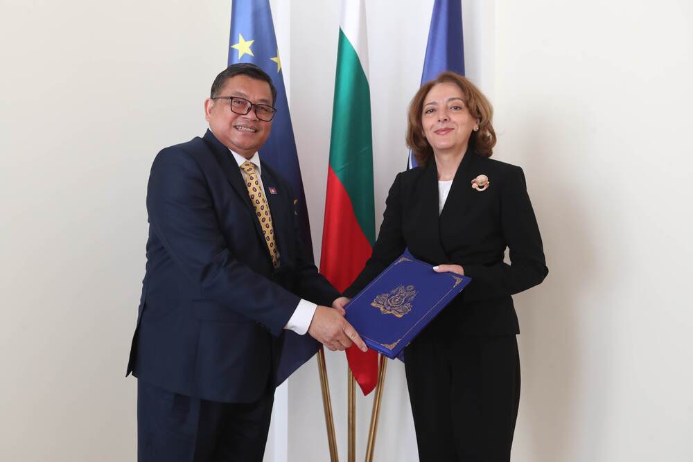 Заместник-министър Елена Шекерлетова прие копията на акредитивните писма на новоназначения извънреден и пълномощен посланик на Кралство Камбоджа в Република България Н.Пр. г-н Чеа Чанборибо