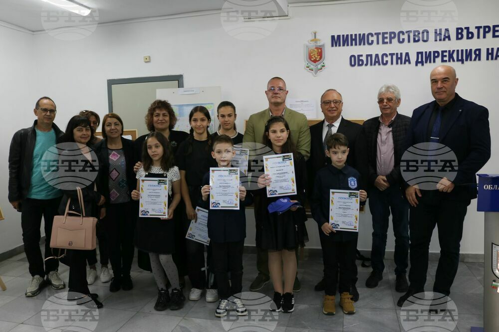 Шестима ученици от Русенско бяха отличени в областния конкурс „Аз и детското полицейско управление“. Призовите места отидоха в СУ „Йордан Йовков“ и Спортното училище