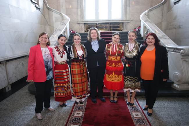 Наталия Киселова се срещна с представители на сдружението за култура „Знакова личност“