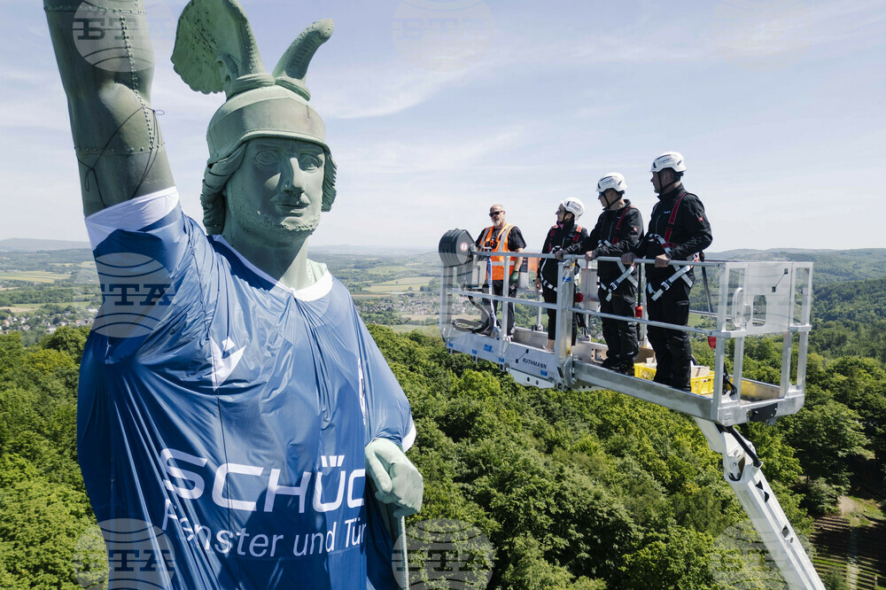 Schüco International KG Hermann's Monument