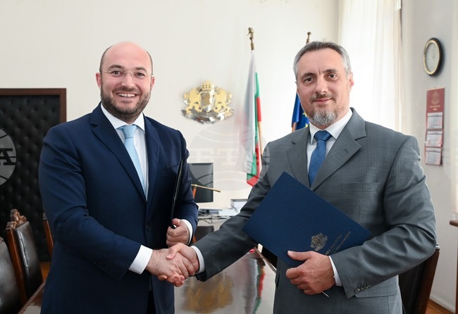 Меморандум за укрепване върховенството на правото и противодействието на корупцията подписаха министърът на правосъдието и „Прозрачност без граници“