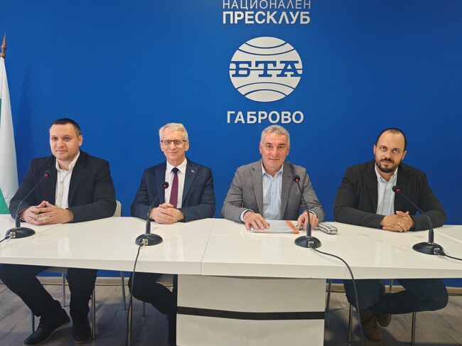 Пресконференция на партия "Продължаваме промяната"