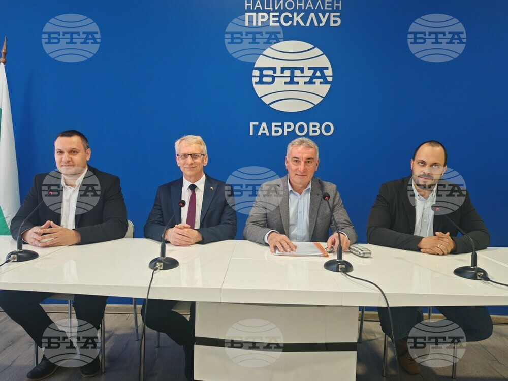 Водят се разговори какъв да е процесът, по който да се излъчи най-силният кандидат за президент, каза Николай Денков от ПП в Габрово
