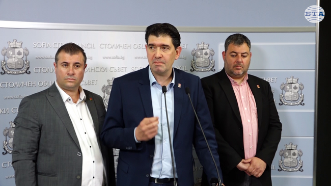 След като кметът няма възможност да реши проблема с кризата в градския транспорт, СОС ще го направи, каза председателят на транспортната комисия Иван Таков
