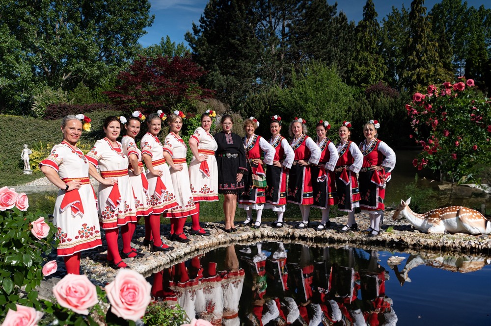 Ще се представим в Лион със северняшки танц, каза пред БТА Ивета Вълкова, ръководител на Танцова група „Българските кипри“ от Памплона 