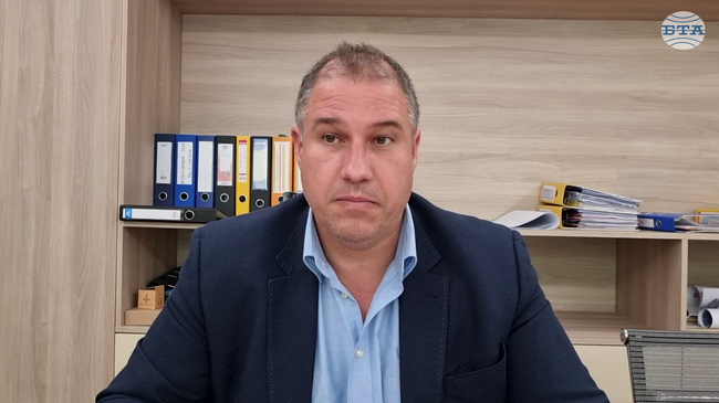 Монтаж на 36 нови подземни контейнера за битови отпадъци се извършва във Враца