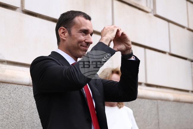 Бъдете хората, които водят към по - добро, каза столичният кмет Васил Терзиев по повод Деня на народните будители