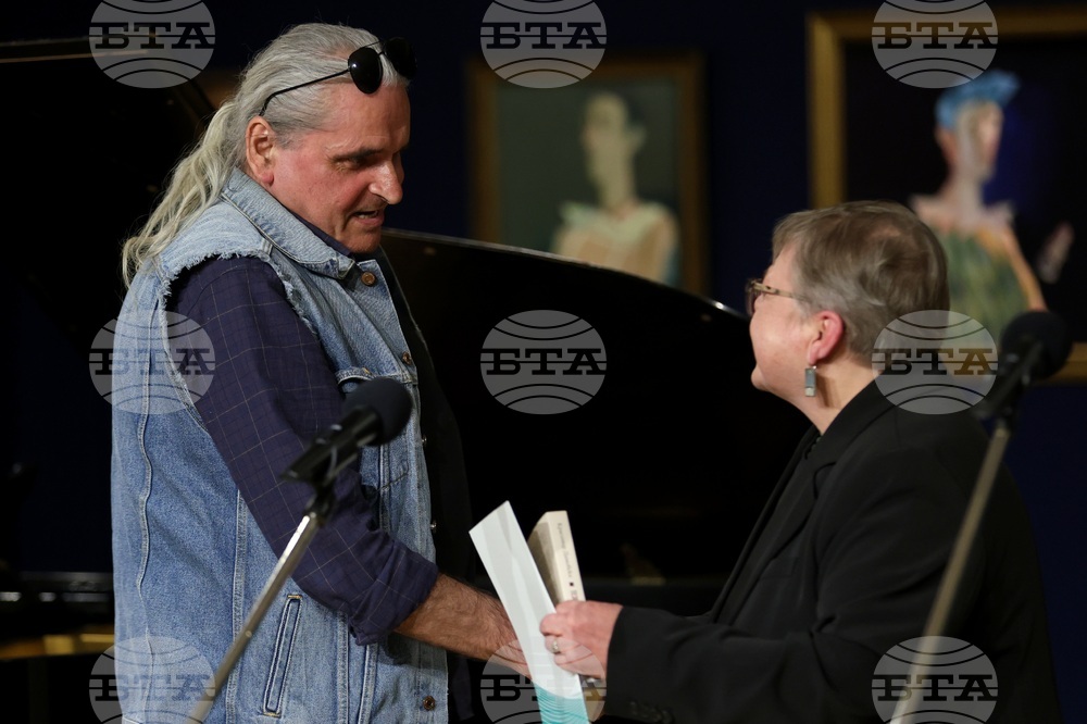 „13 века България“ - роман на годината - награда