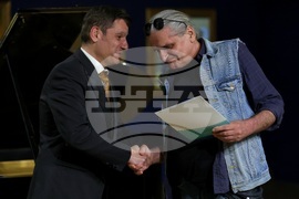 „13 века България“ - роман на годината - награда