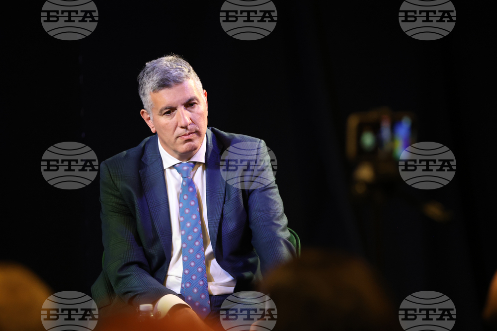 България се вдигна, написа във Фейсбук депутатът от "Продължаваме промяната-Демократична България" Андрей Цеков