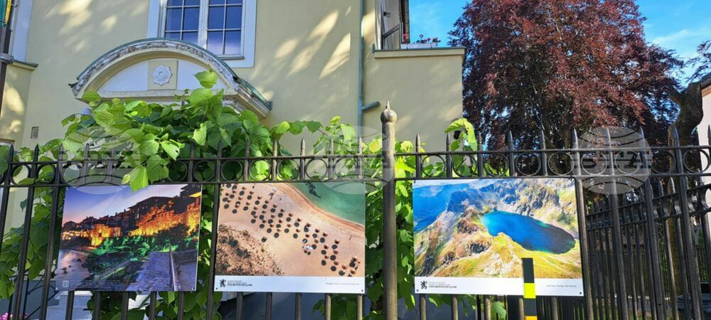 По повод 24 май Посолството на България в Осло експонира на оградата си изложба, представяща красотата на България и българските азбуки