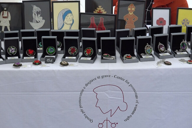 КосоваПрес: Изложение с произведения на изкуството на жертви на сексуално насилие по време на войната се открива в Прищина