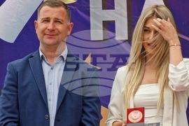 Самоков - награждаване - абитуриенти - отличници
