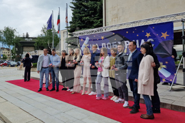 Самоков - награждаване - абитуриенти - отличници