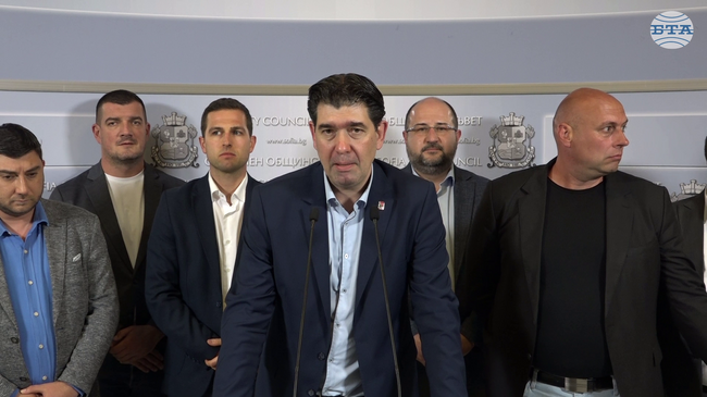 Приехме увеличение от 300 лв. за всички служители в градския транспорт, до два дни ЦГМ ще изготви разчета за повишението, съобщиха общински съветници