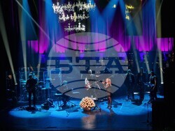 Концерт на Лили Иванова в Народния театър, снимка – Даниел Димитров/БТА