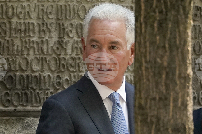 Сватът на Тръмп Чарлз Къшнър беше утвърден в Сената за посланик на САЩ във Франция 