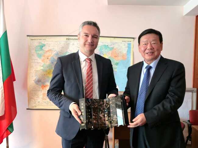 Кристиан Вигенин: Европейският Коридор 8 ще свърже Китай и ЕС през България