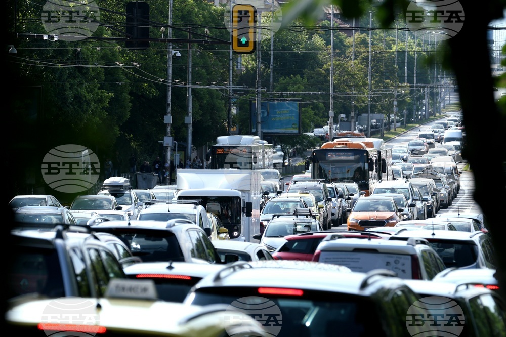 Служителите на "Столичен автотранспорт" ще изпълняват служебните си задължения на 26 юни, съобщиха от дружеството 