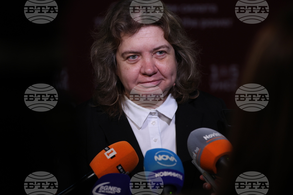 Наталия Киселова поздрави Валентина Георгиева за златния медал на прескок от Световната купа по спортна гимнастика в Ташкент