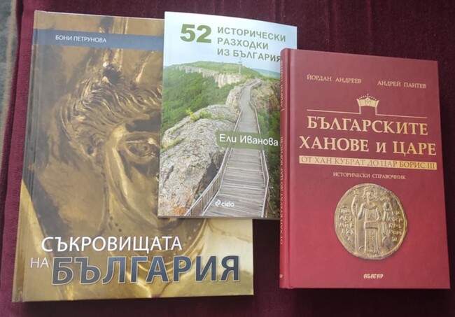 Подаръци на училищата партньори по образователна програма връчи ръководството на Окръжния съд в Търговище