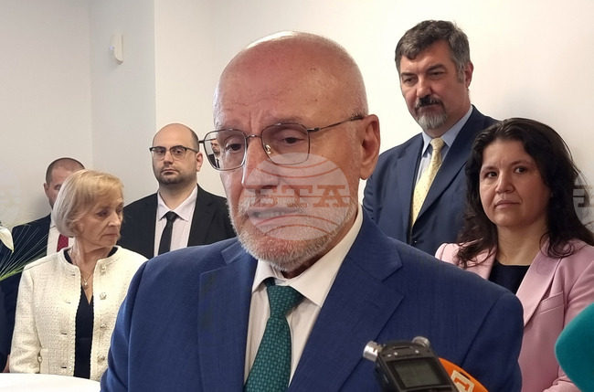 Central Bank Governor Expects Positive Assessment in Eurozone Convergence Report 