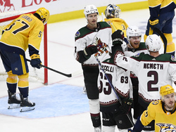 Coyotes Predators Hockey