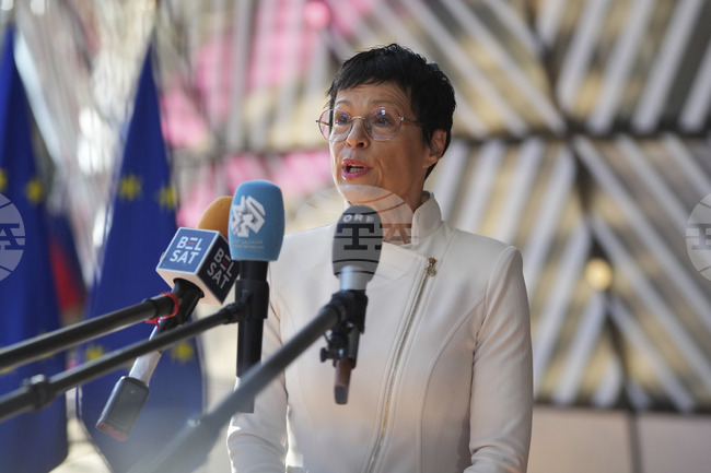 Босна и Херцеговина ще получи седем милиона евро от ЕС в подкрепа на медиите и гражданските организации, съобщи еврокомисарят по разширяването