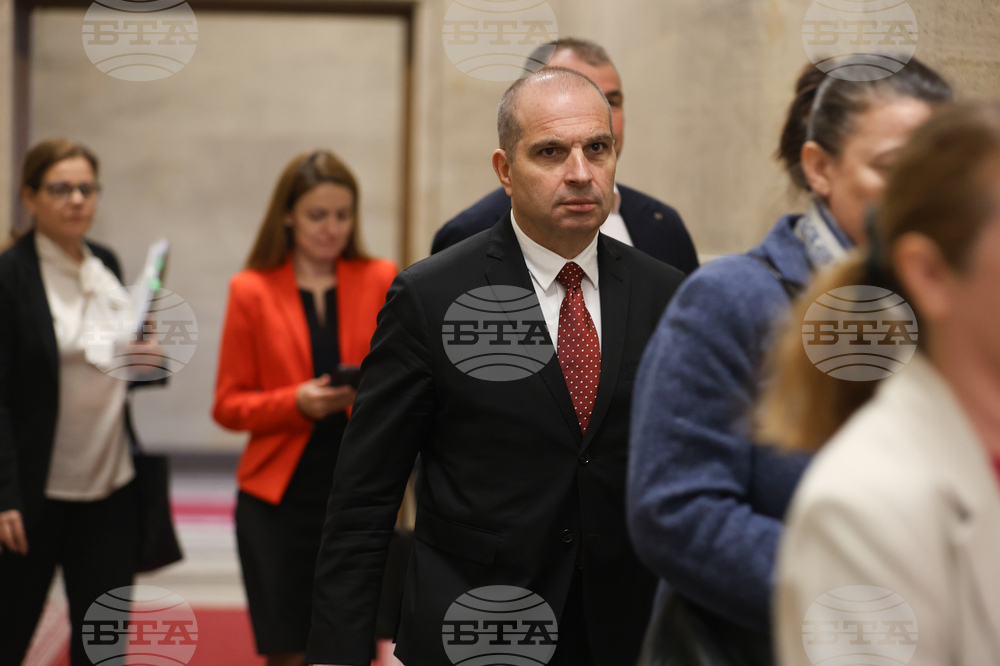 България продължава да държи на пет точки на преминаване през Дунав, каза вицепремиерът Гроздан Караджов