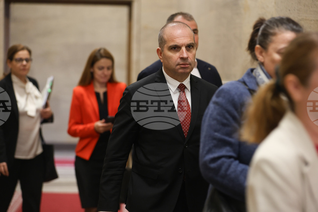 България продължава да държи на пет точки на преминаване през Дунав, каза вицепремиерът Гроздан Караджов