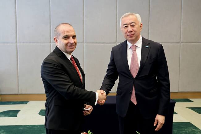 Вицепремиерът Гроздан Караджов: Ще привлечем частен инвеститор, който да развива пристанищните терминали Варна-запад и Варна-изток 