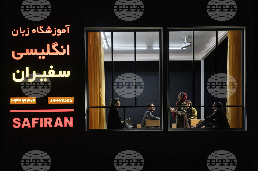 ENT--Theater-Marjan Neshat