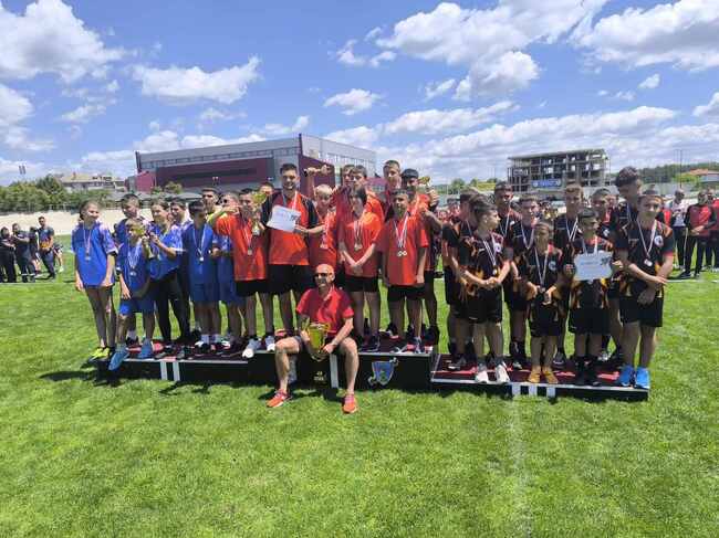 Отборът на IX Основно училище „Панайот Волов“ спечели състезанието „Млад огнеборец“ в Свиленград