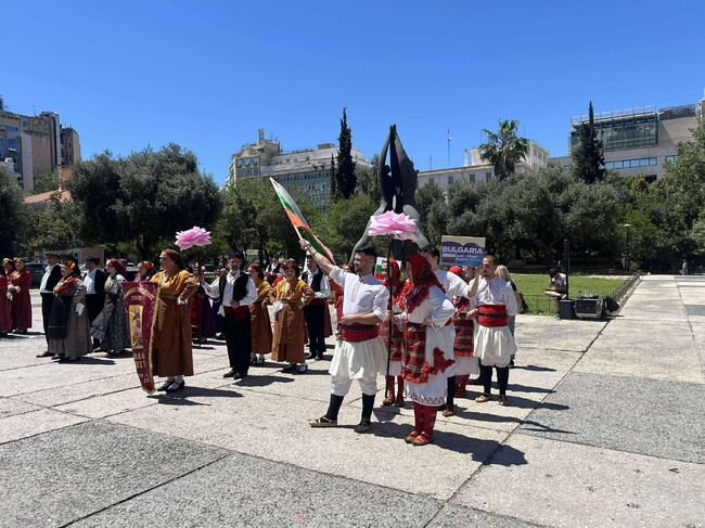 Танцова формация „Луди-Млади“ в Атина ще участва в събития, посветени на 24 май 