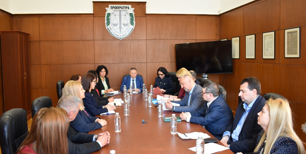 Започва допитване сред прокурори и следователи за промени в няколко закона