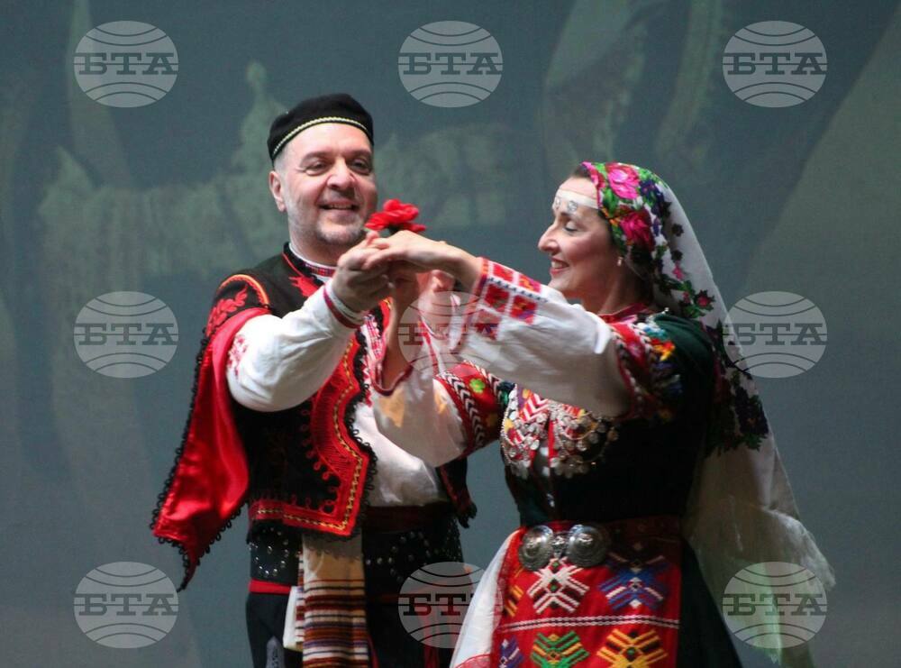 Българският фолклорен клуб „Чемшир“ в град Арма ще бъде представен на събора в Лион от своите ръководители Пламена и Добромир Чемширови
