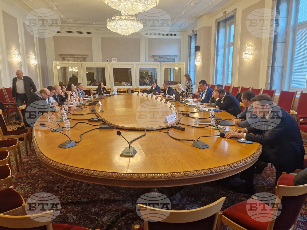 Временната парламентарна комисия за безопасността на движението по пътищата прие да се увеличат глобите за неправилно паркиране