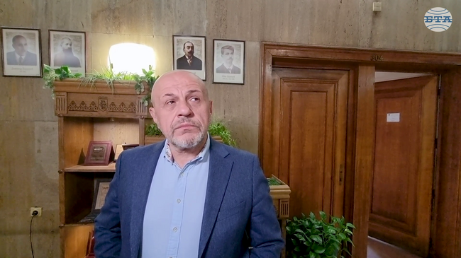 Българската индустрия трябва да е в състояние да произвежда боеприпаси за всички системи в българската армия, каза Томислав Дончев