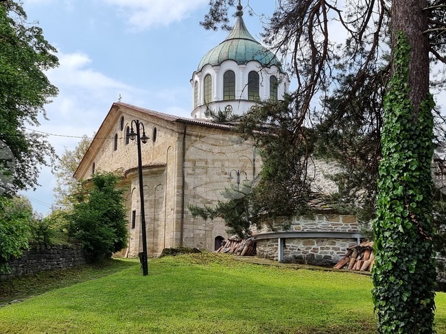 Със света литургия и литийно шествие в Елена ще започне честването на празника на града